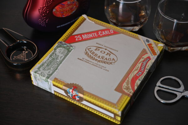 波尔拉腊尼加 蒙卡洛斯（Por Larrañaga Montecarlos）雪茄