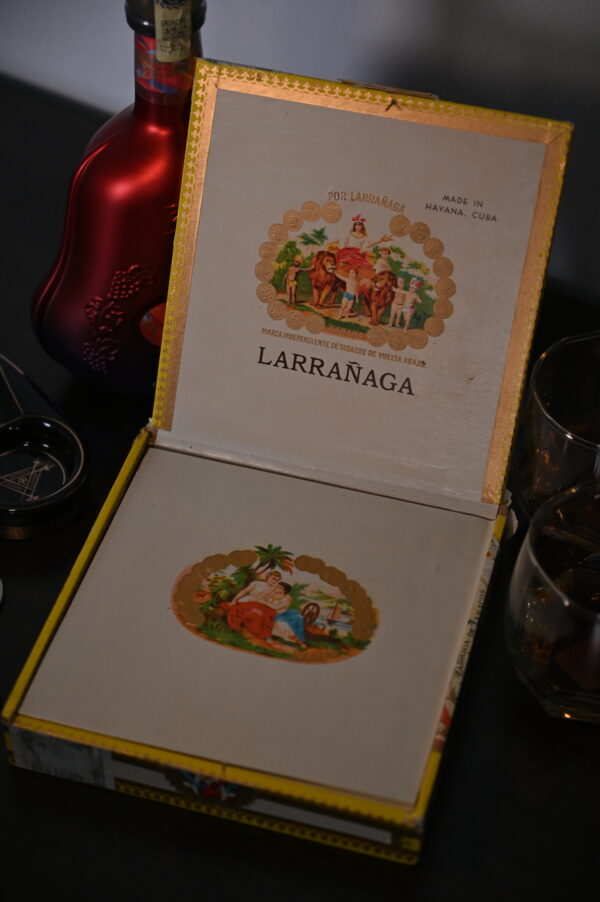 波尔拉腊尼加 蒙卡洛斯（Por Larrañaga Montecarlos）雪茄