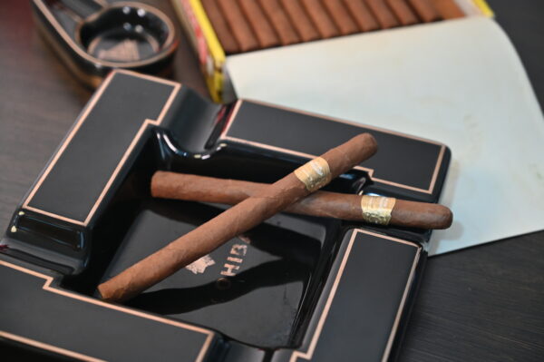 波尔拉腊尼加 蒙卡洛斯（Por Larrañaga Montecarlos）雪茄