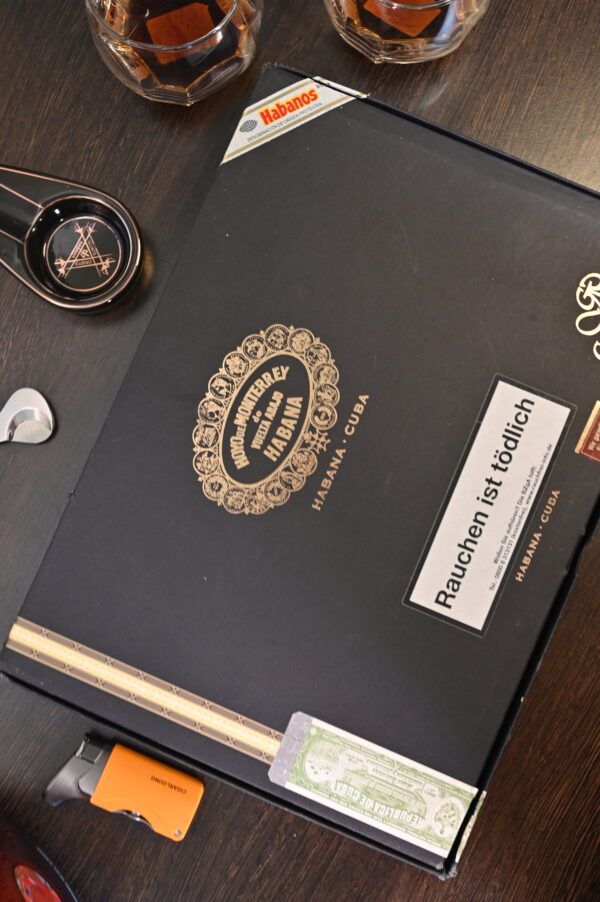 好友 GR（Hoyo de Monterrey Gran Reserva Double Corona）