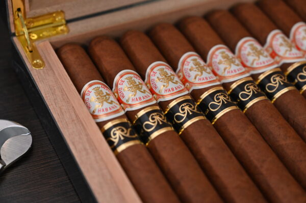 好友 GR（Hoyo de Monterrey Gran Reserva Double Corona）