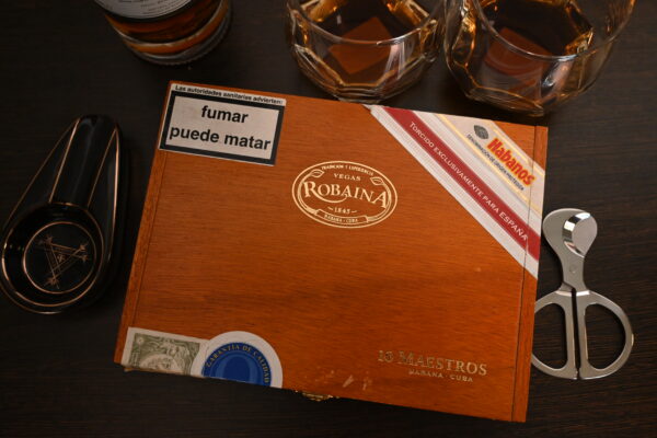 罗宾纳 西班牙地区限量版（Vegas Robaina Maestros Regional Edition Spain）雪茄