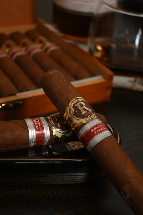 罗宾纳 西班牙地区限量版（Vegas Robaina Maestros Regional Edition Spain）雪茄