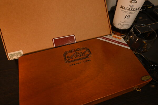 雷蒙阿隆黎巴嫩地线（Ramon Allones Línea Líbano）