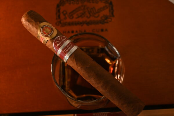 雷蒙阿隆黎巴嫩地线（Ramon Allones Línea Líbano）