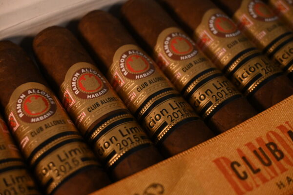 雷蒙阿隆俱乐部（Ramon Allones Club Allones Edición Limitada 2015）