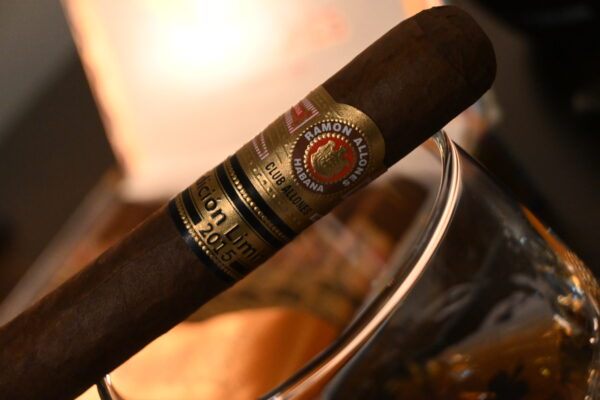 雷蒙阿隆俱乐部（Ramon Allones Club Allones Edición Limitada 2015）